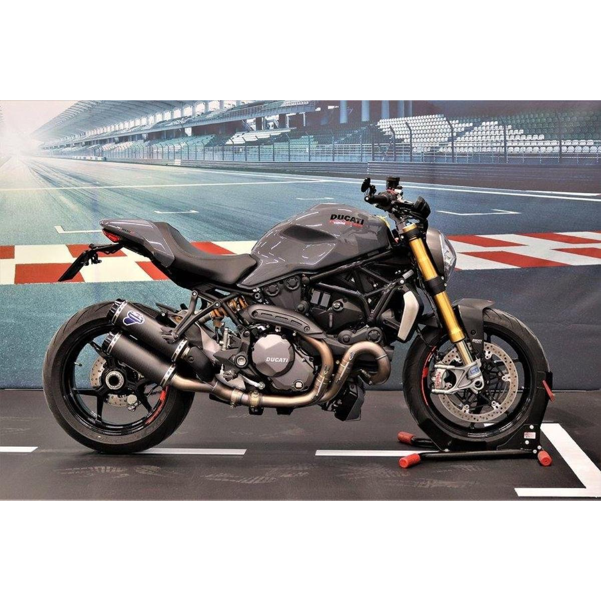 TERMIGNONI - BỘ PÔ CARBON FULL SYSTEM DUCATI MONSTER 821 / 1200 (2018 - 2019)